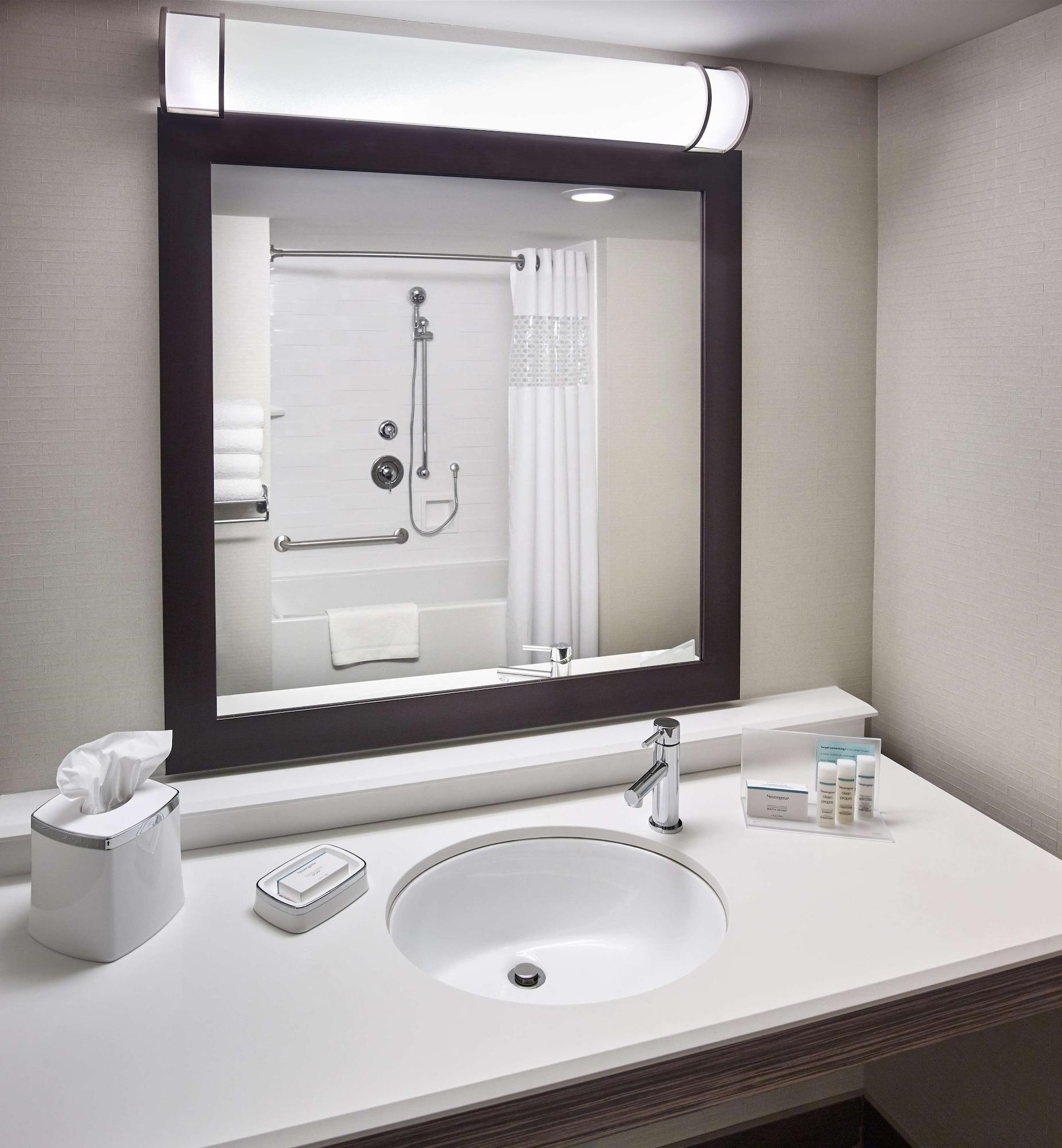 Hampton By Hilton Sarnia/point Edward Hotel 3*