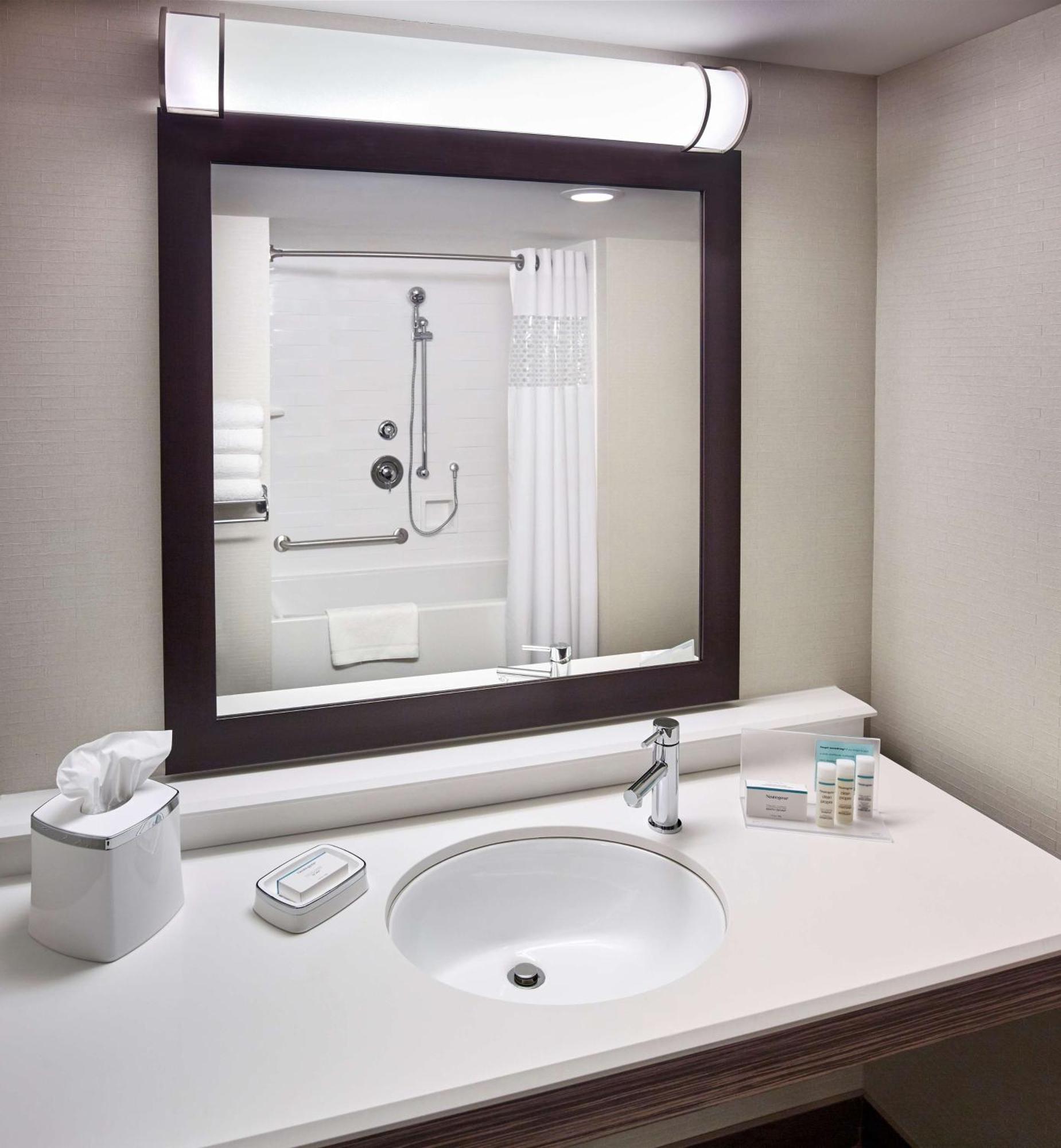 Hampton By Hilton Sarnia/point Edward Hotel 3*