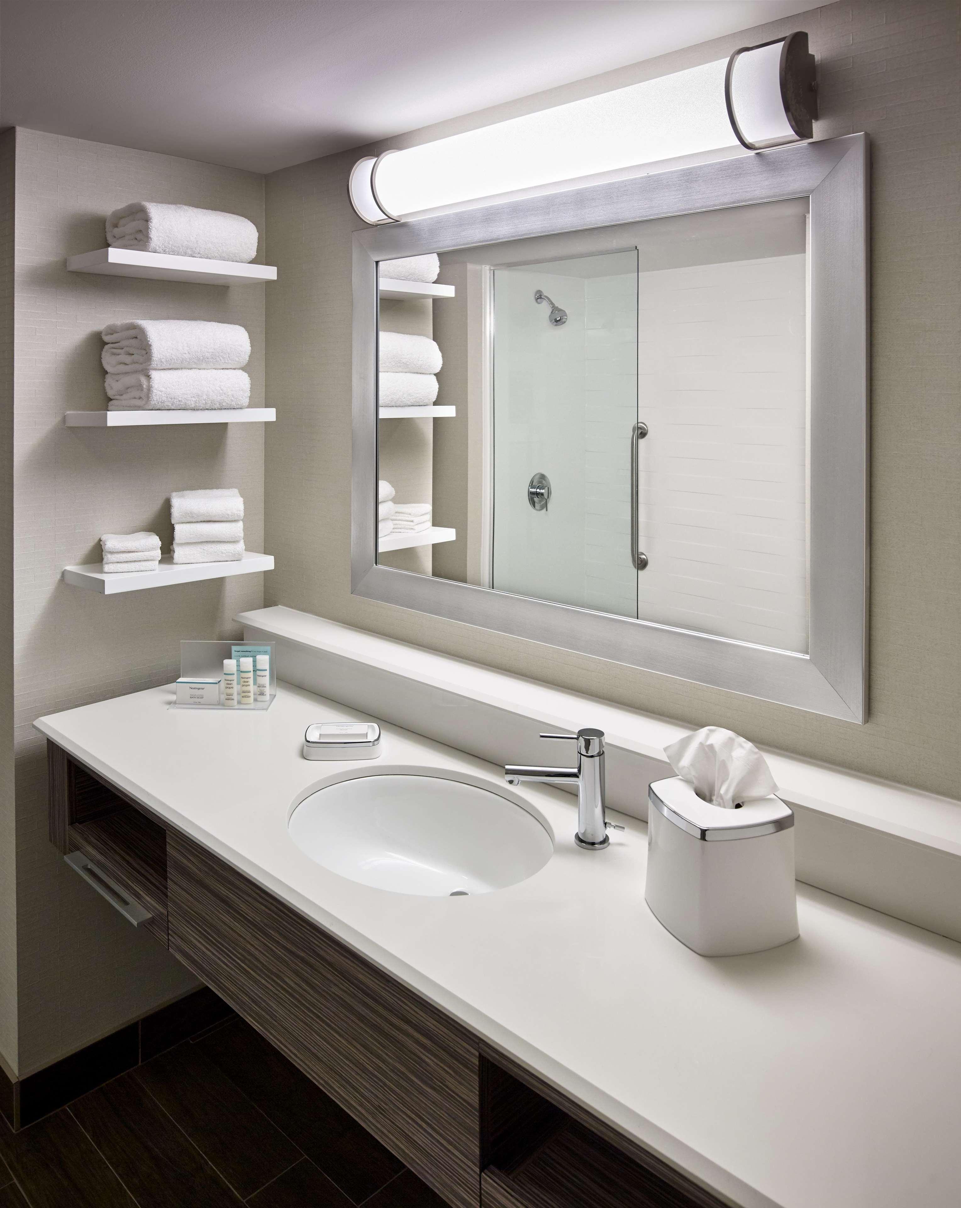 Hotel Hampton By Hilton Sarnia/point Edward Port Edward