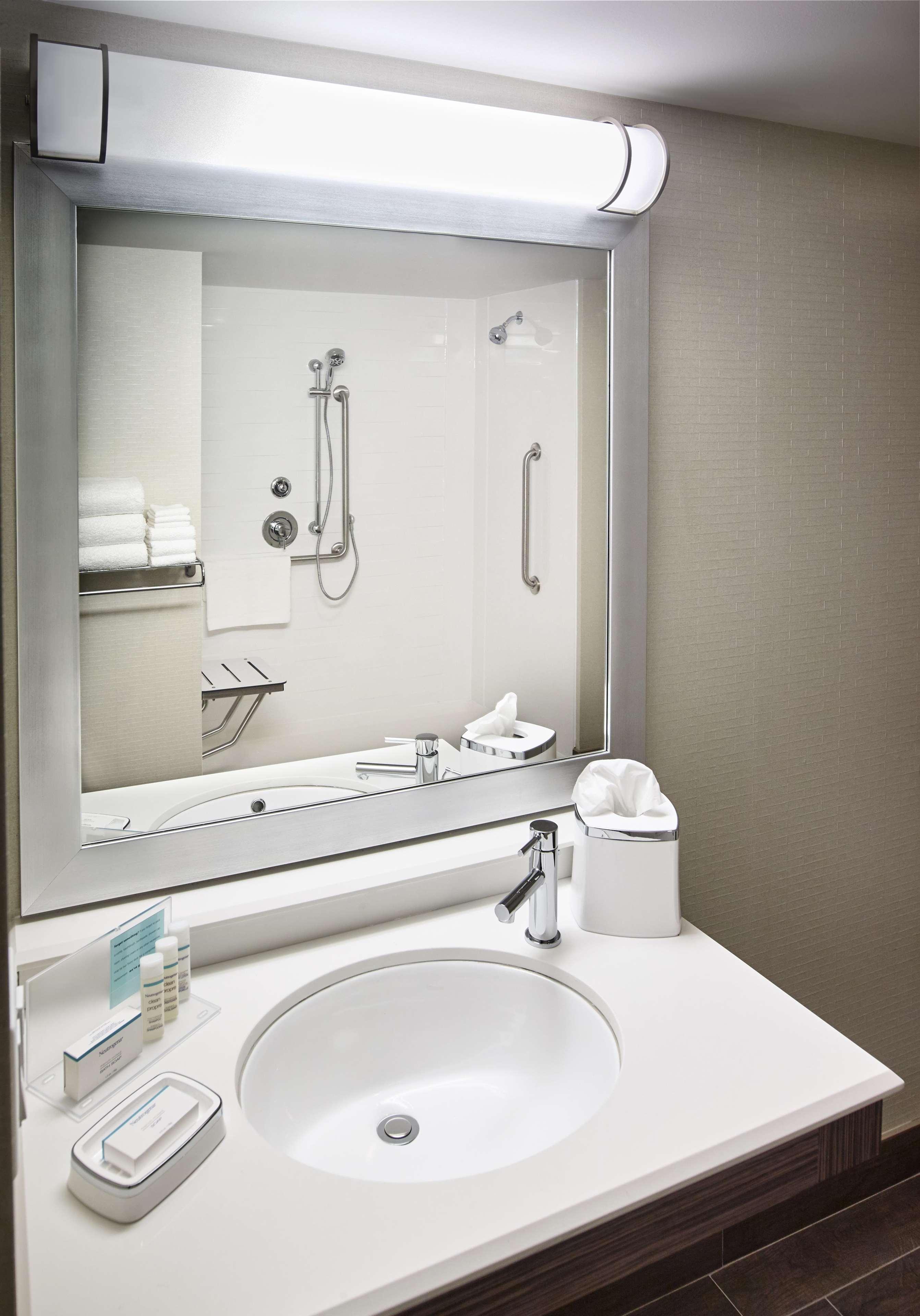 Hampton By Hilton Sarnia/point Edward 3* Port Edward
